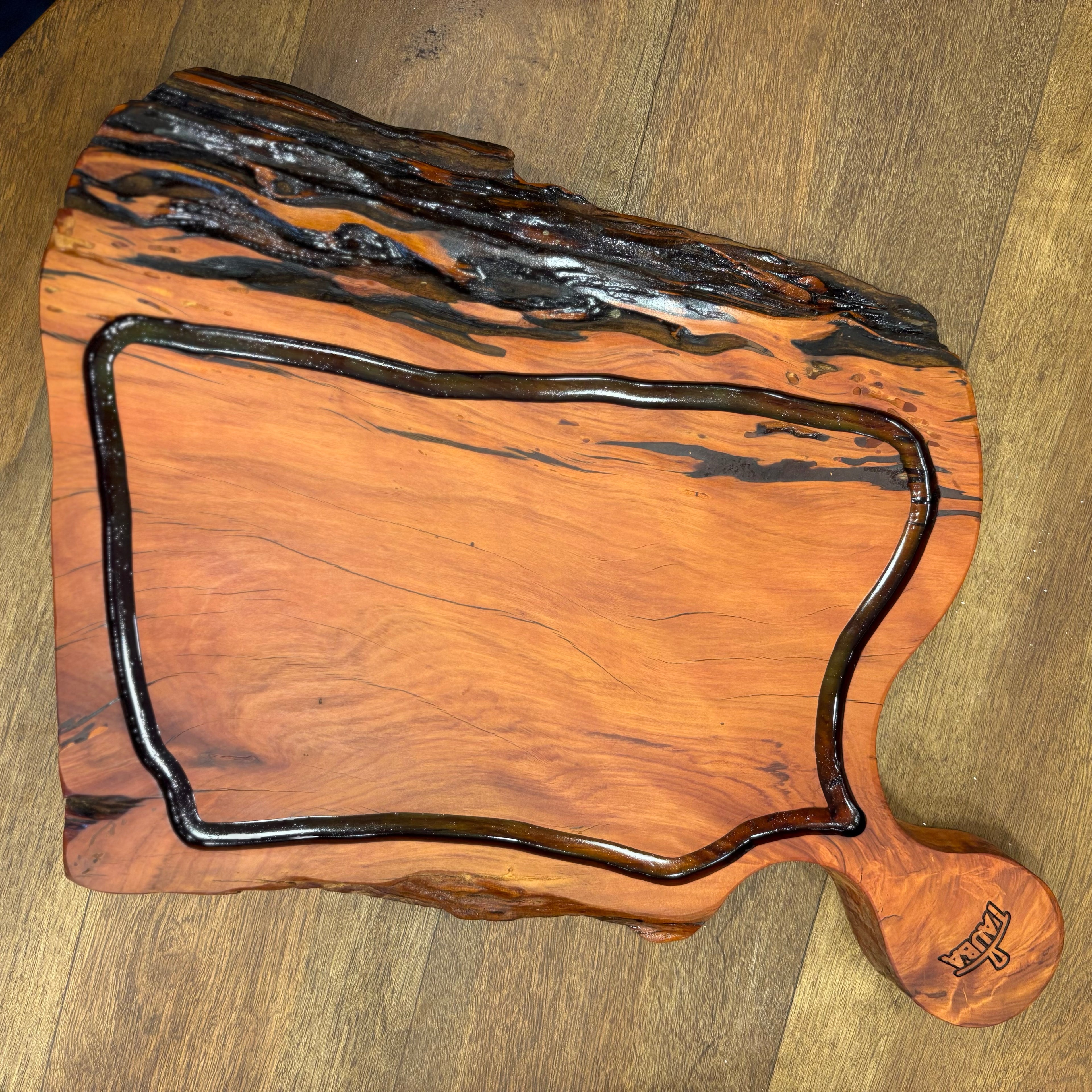 Tábua Tauba® Reserva Rústica com Canaleta com Resina