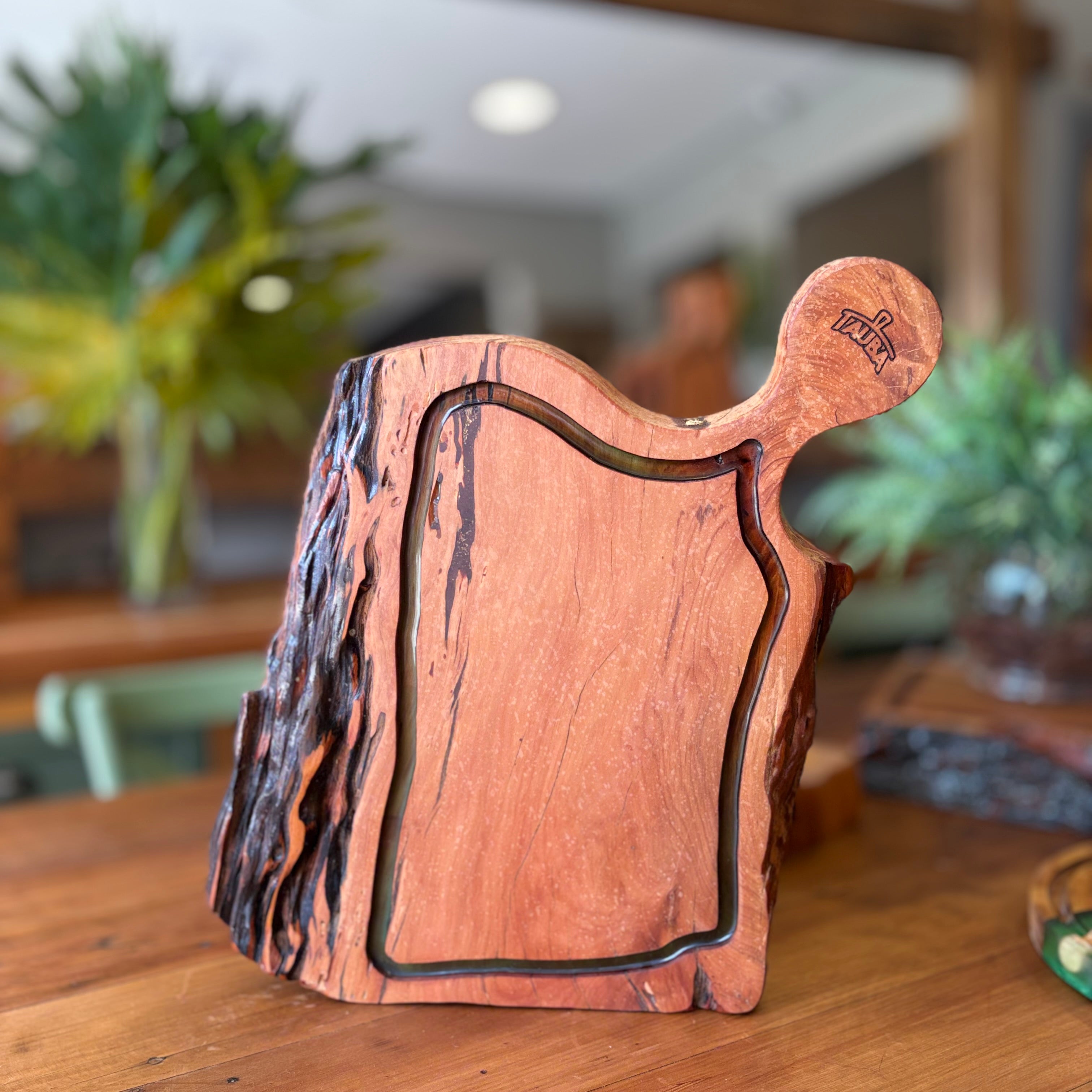 Tábua Tauba® Reserva Rústica com Canaleta com Resina