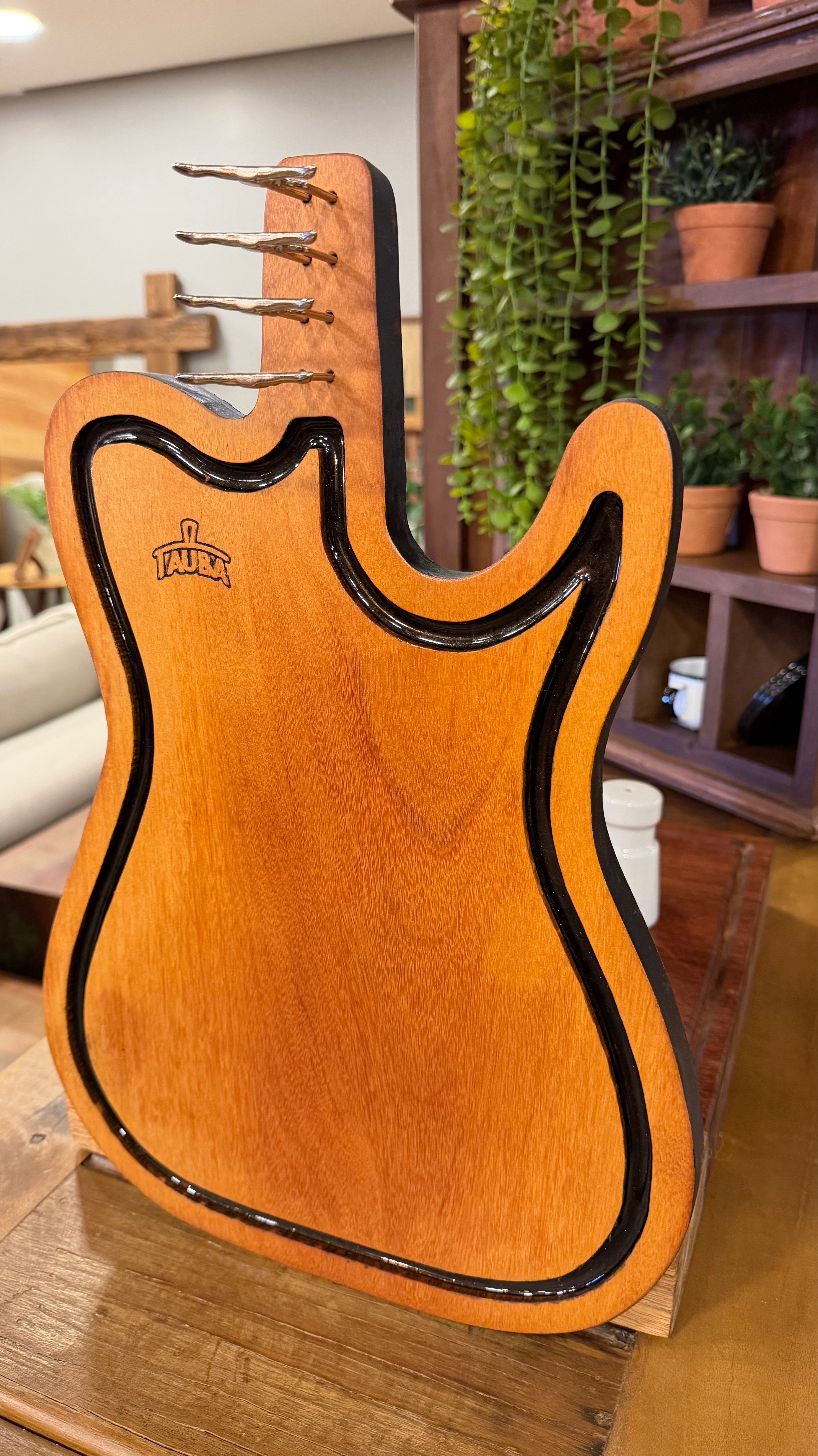 Tábua Tauba® Guitarra 43x29cm com Garfinhos