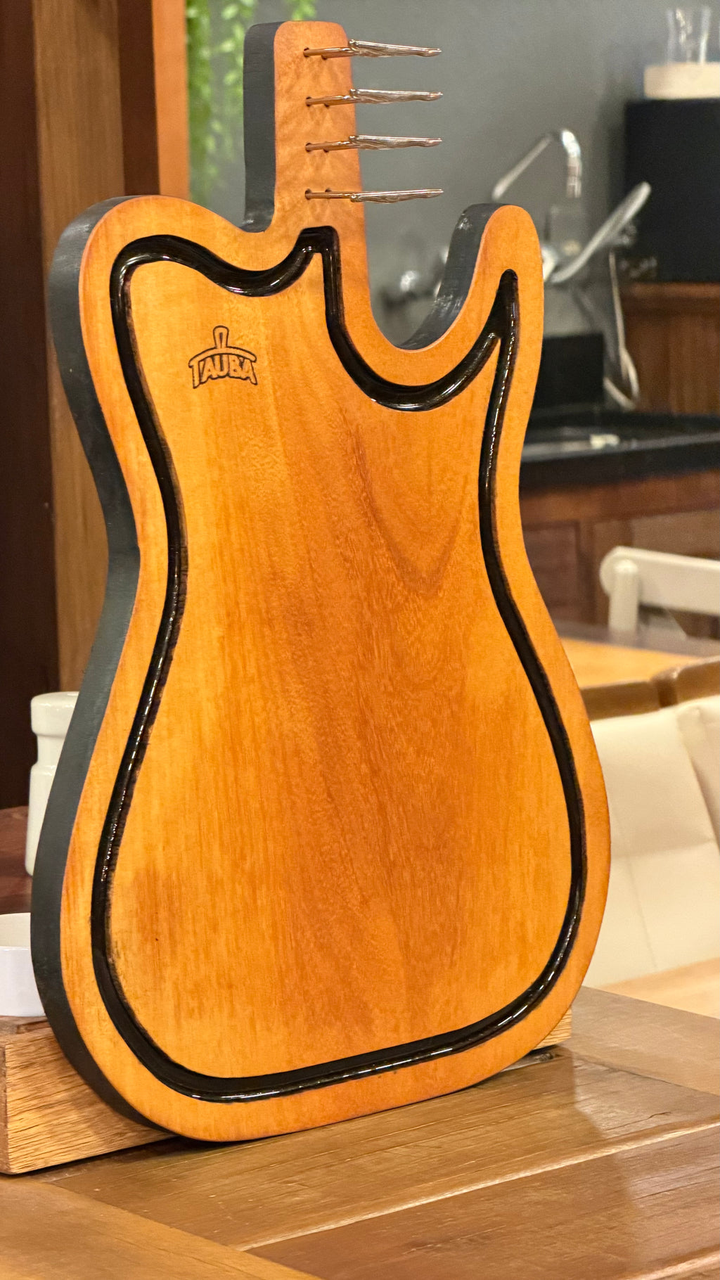 Tábua Tauba® Guitarra 43x29cm com Garfinhos
